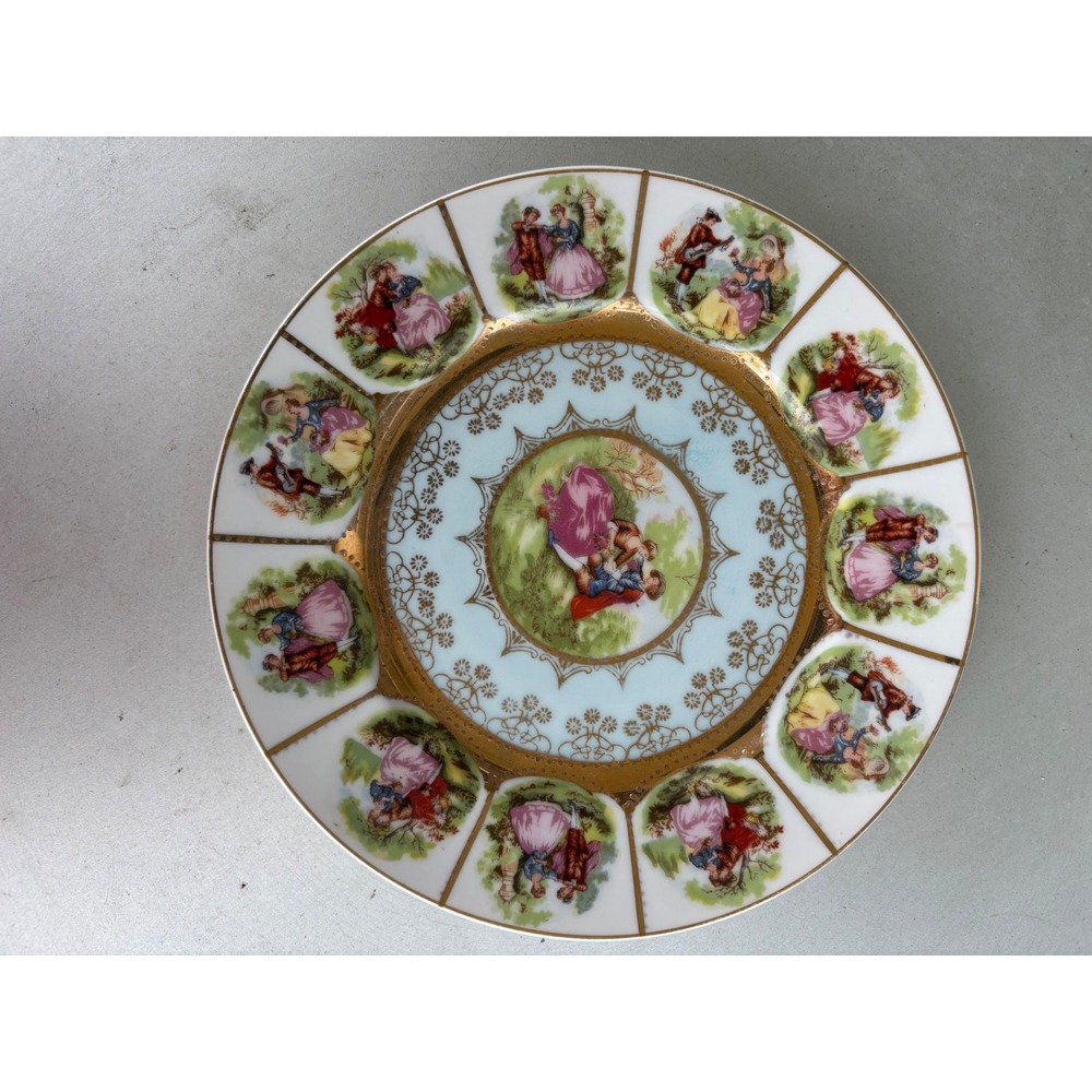 Royal Vienna Style Porcelain Courting Couple Cabinet Plate Gold Trim 7.75in